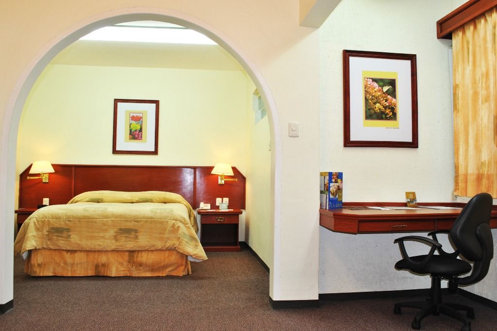 Hotel Marcella Clase Ejecutiva Морелия Екстериор снимка