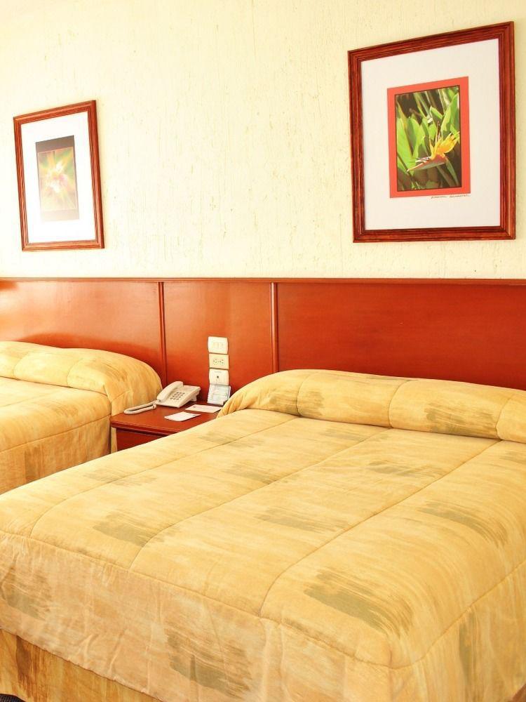Hotel Marcella Clase Ejecutiva Морелия Екстериор снимка