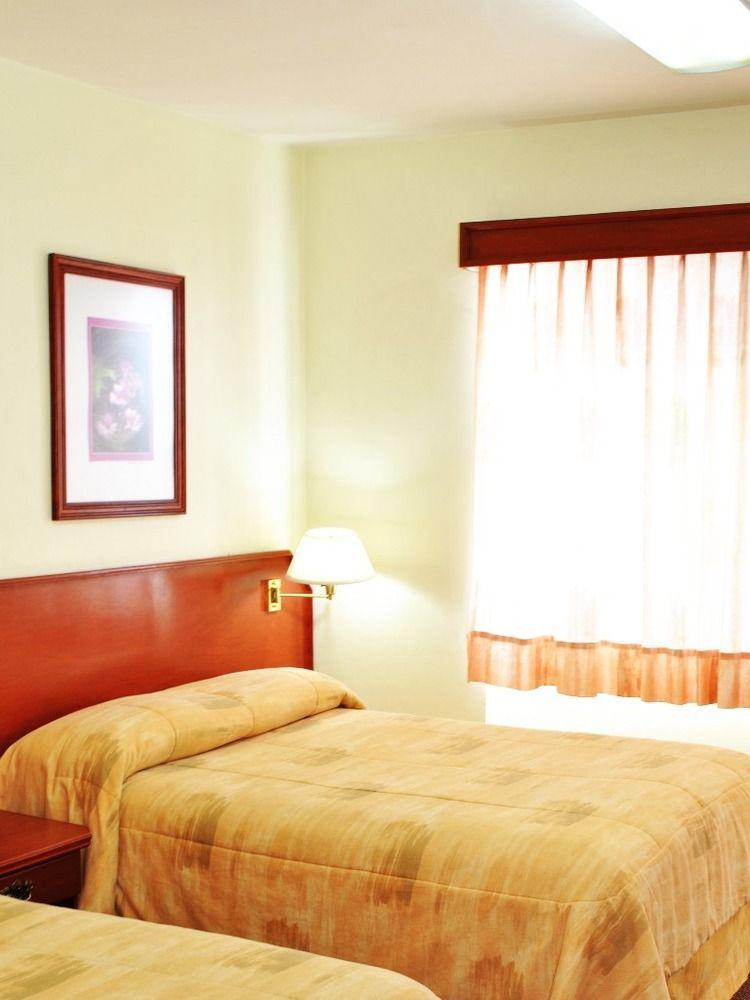 Hotel Marcella Clase Ejecutiva Морелия Екстериор снимка