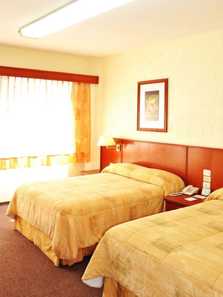 Hotel Marcella Clase Ejecutiva Морелия Екстериор снимка