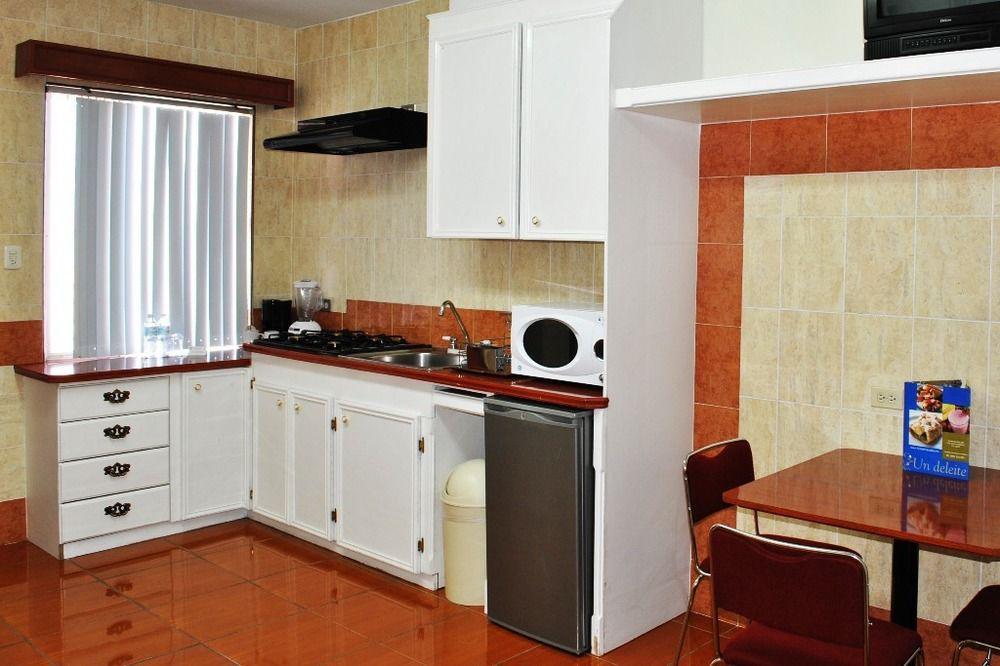 Hotel Marcella Clase Ejecutiva Морелия Екстериор снимка